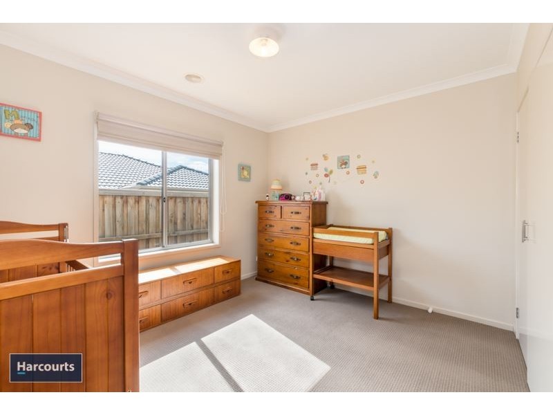 16 Shoaling Drive, Leopold VIC 3224