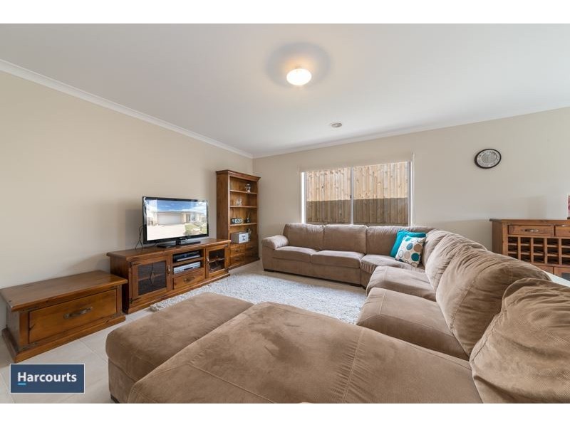 16 Shoaling Drive, Leopold VIC 3224