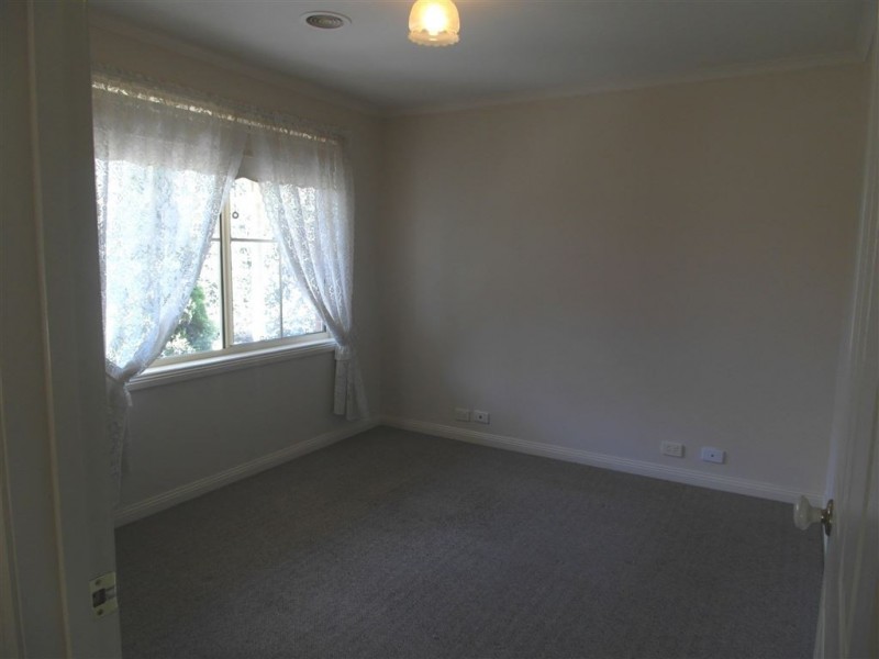 3/4 Chapel, Whittington VIC 3219