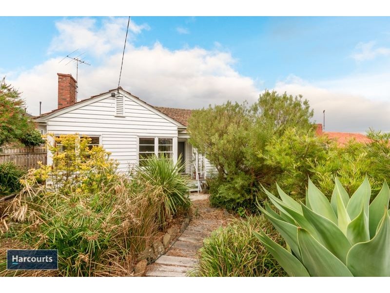 13 Gibbs Street, Newcomb VIC 3219