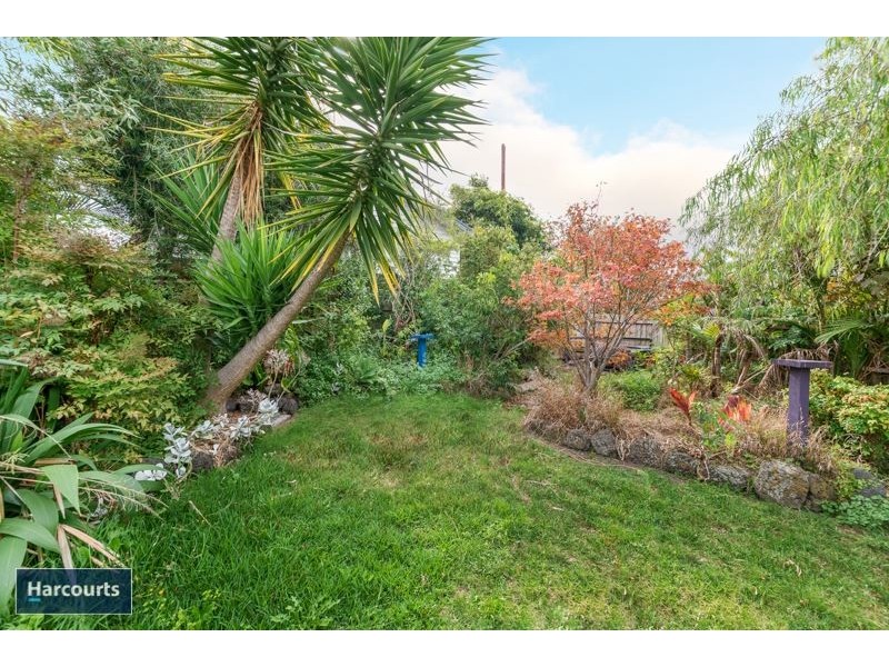 13 Gibbs Street, Newcomb VIC 3219