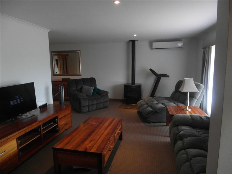 10 Lancaster ave, Newcomb VIC 3219