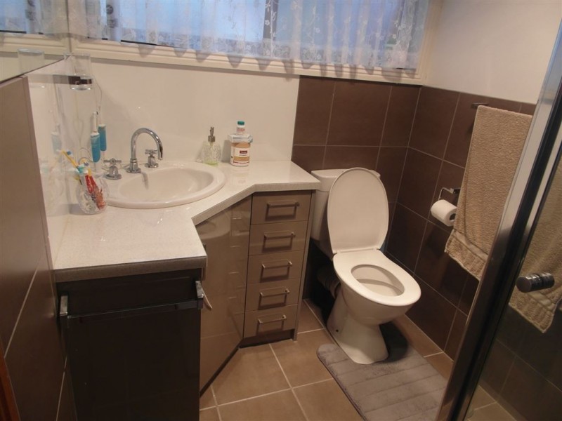 10 Lancaster ave, Newcomb VIC 3219