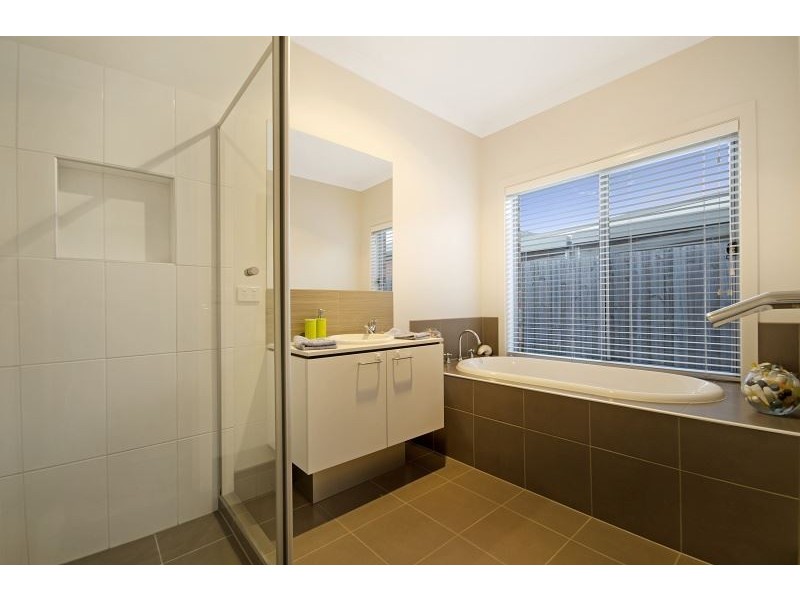 6 Mandela Court, St Albans Park VIC 3219