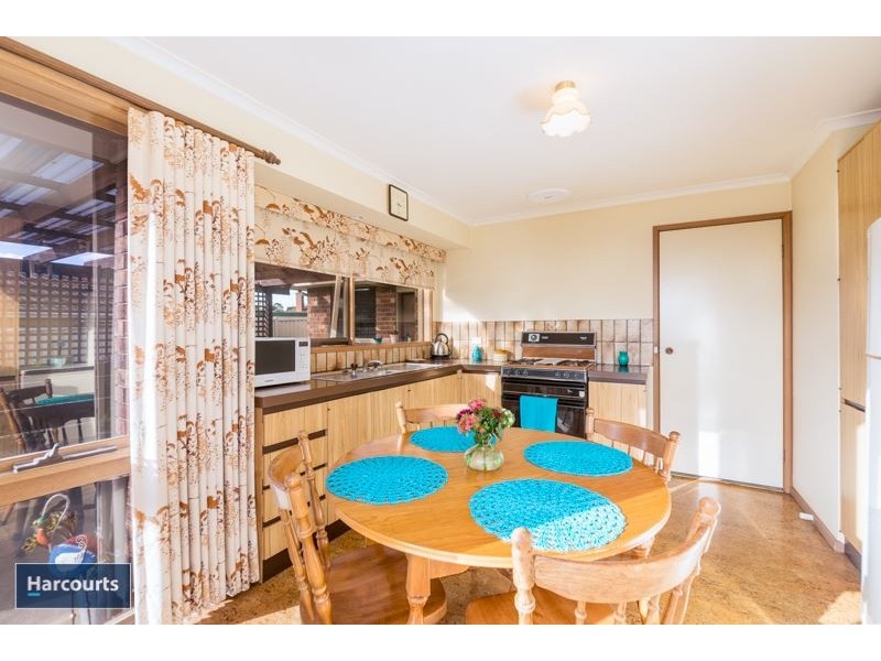 15 Woodleigh Close, Leopold VIC 3224