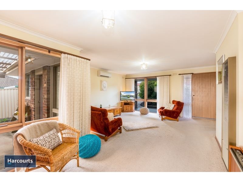 15 Woodleigh Close, Leopold VIC 3224