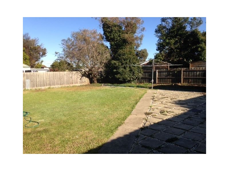 9 Sputnik Court, Whittington VIC 3219