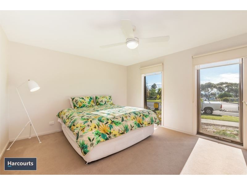 19 Province Boulevard, Highton VIC 3216