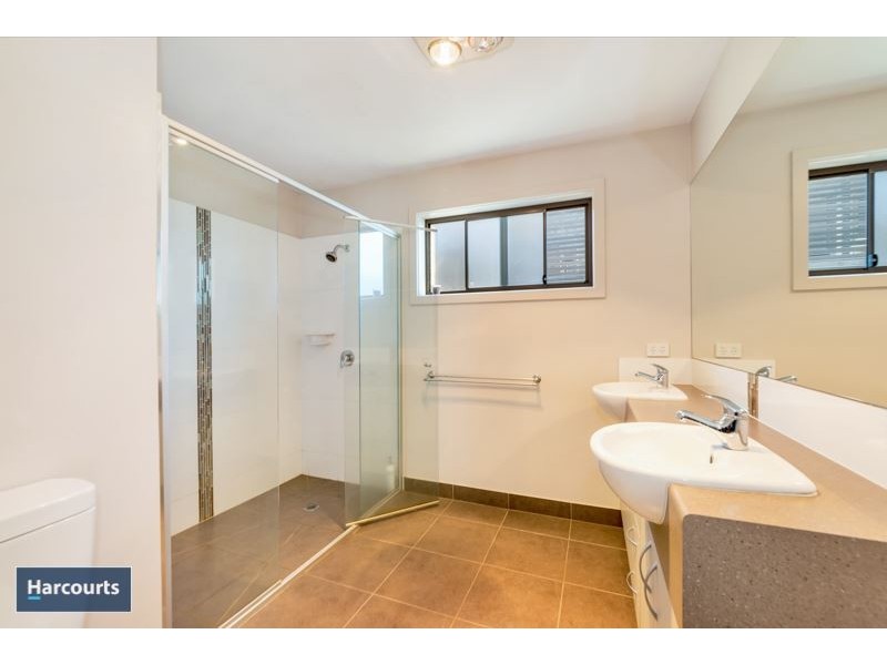 19 Province Boulevard, Highton VIC 3216