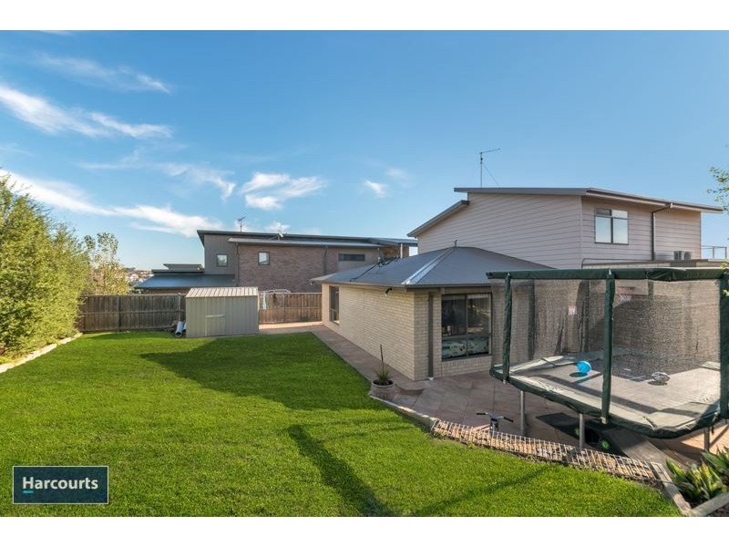 19 Province Boulevard, Highton VIC 3216