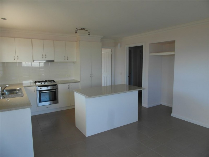 2/26 Ferguson road, Leopold VIC 3224