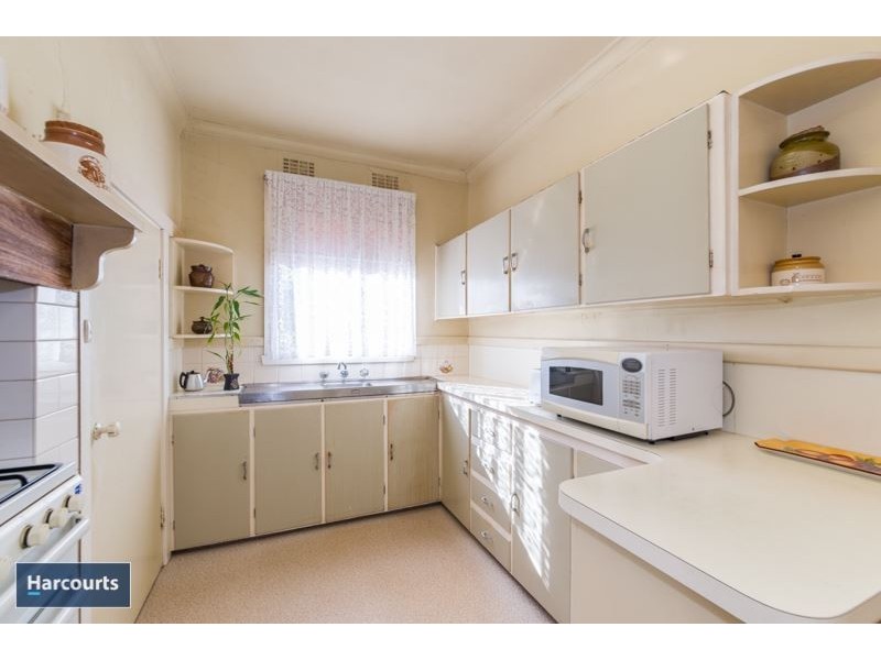 10 Helen Street, East Geelong VIC 3219