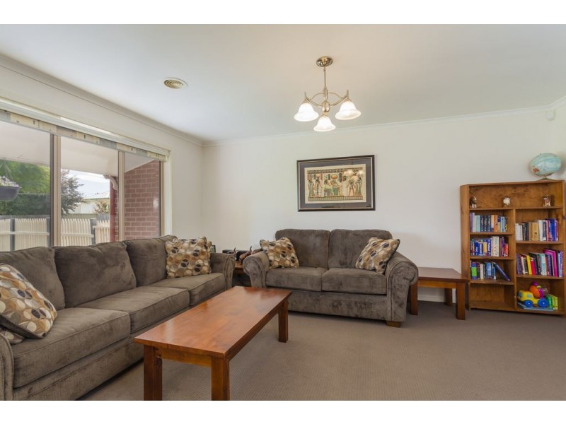 29 Helmer Crescent, East Geelong VIC 3219