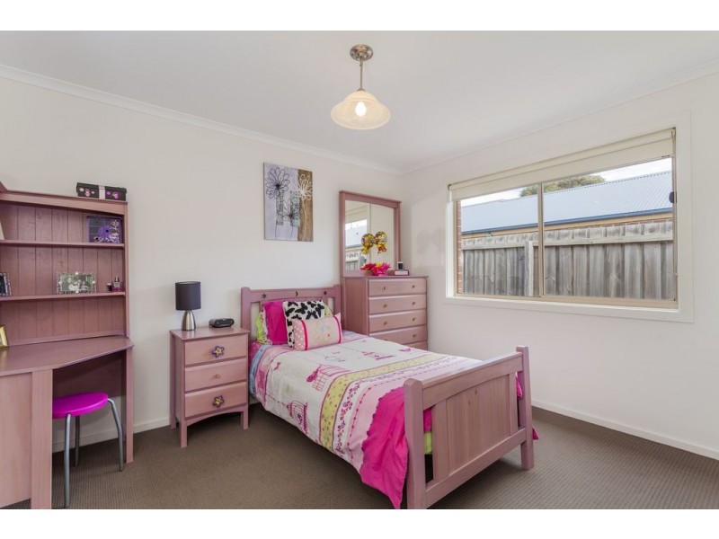 29 Helmer Crescent, East Geelong VIC 3219