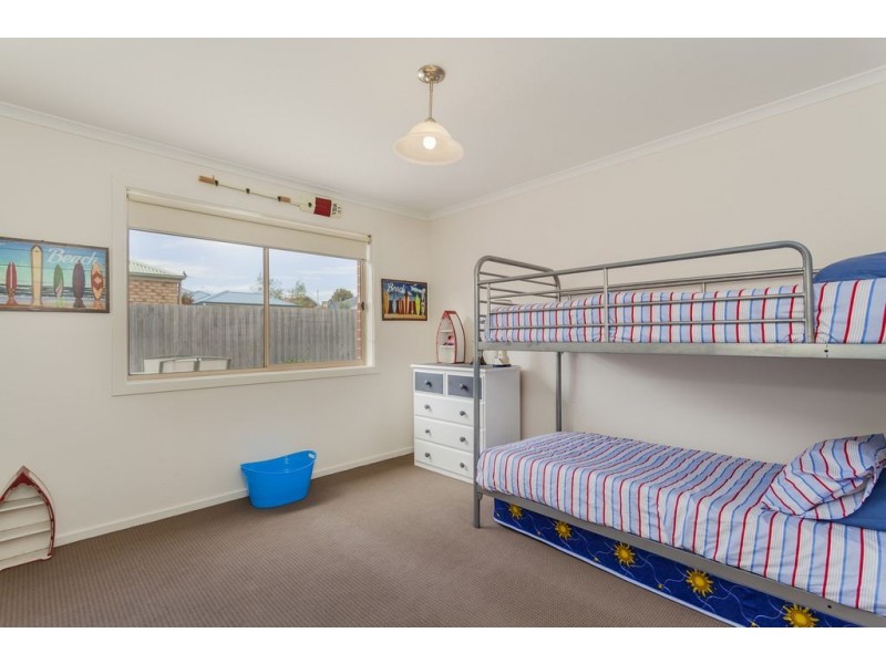 29 Helmer Crescent, East Geelong VIC 3219