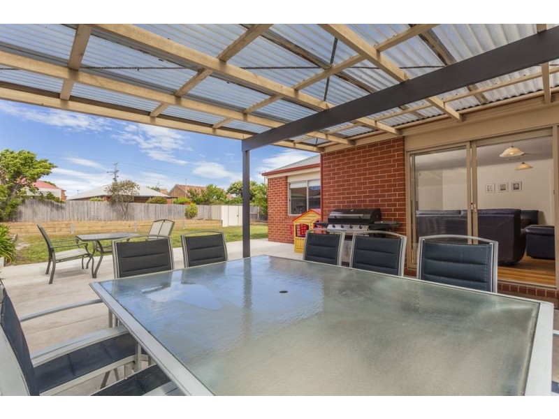 29 Helmer Crescent, East Geelong VIC 3219