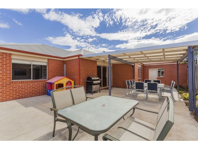 29 Helmer Crescent, East Geelong VIC 3219