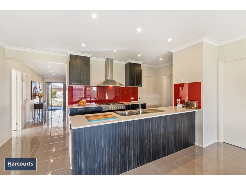 23 Yeoman Crescent, Leopold VIC 3224
