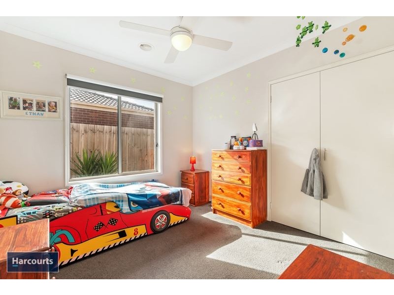 23 Yeoman Crescent, Leopold VIC 3224
