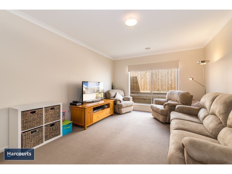 16 Shoaling Drive, Leopold VIC 3224