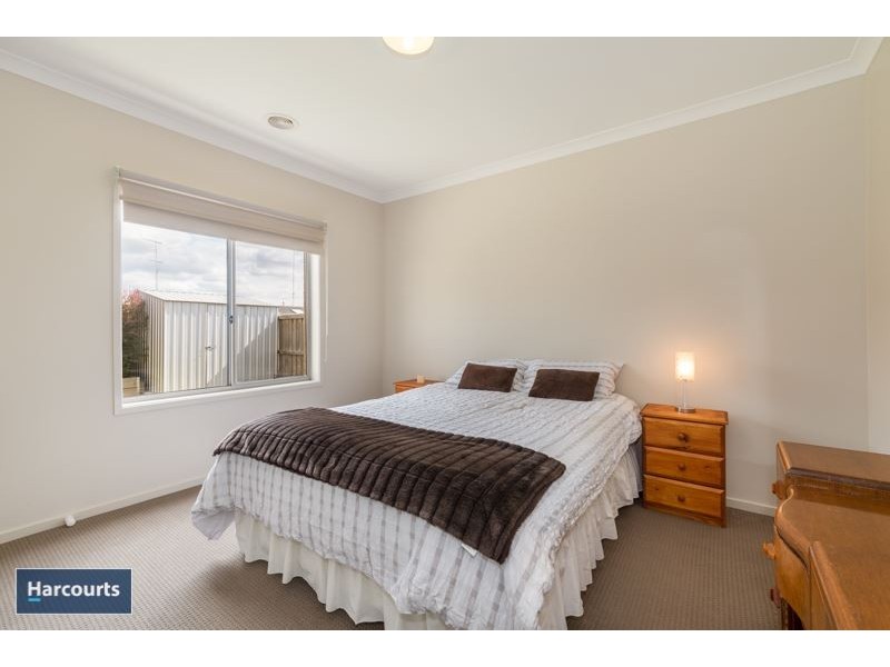 16 Shoaling Drive, Leopold VIC 3224