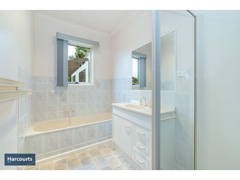 72 Helms Street, Newcomb VIC 3219