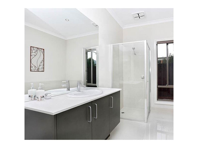 3 Barwarre Road, Marshall VIC 3216