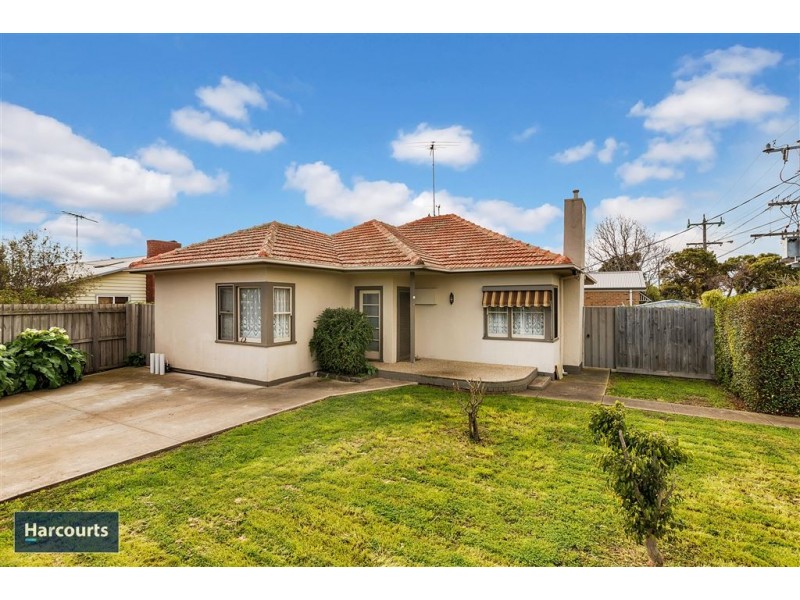 11 Charlotte Avenue, Newcomb VIC 3219
