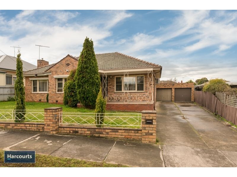 9 Hinchcliff Crescent, Newcomb VIC 3219