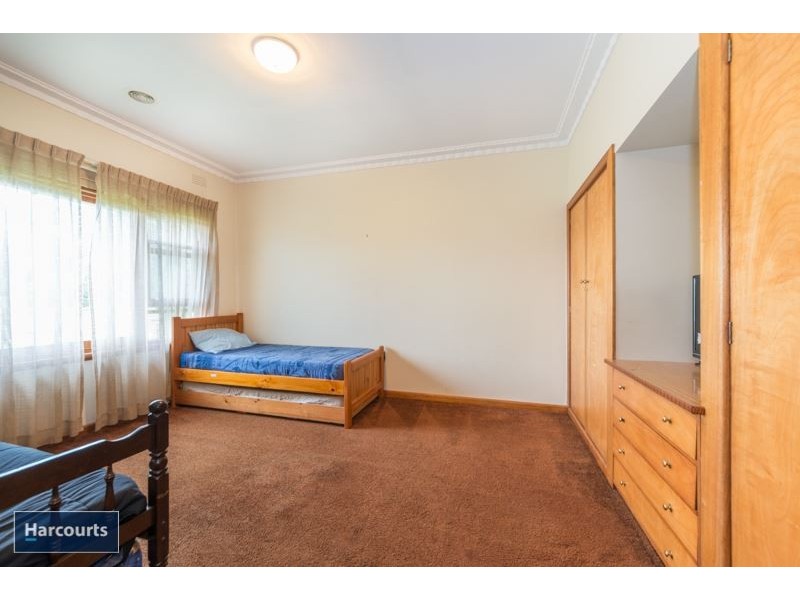 9 Hinchcliff Crescent, Newcomb VIC 3219