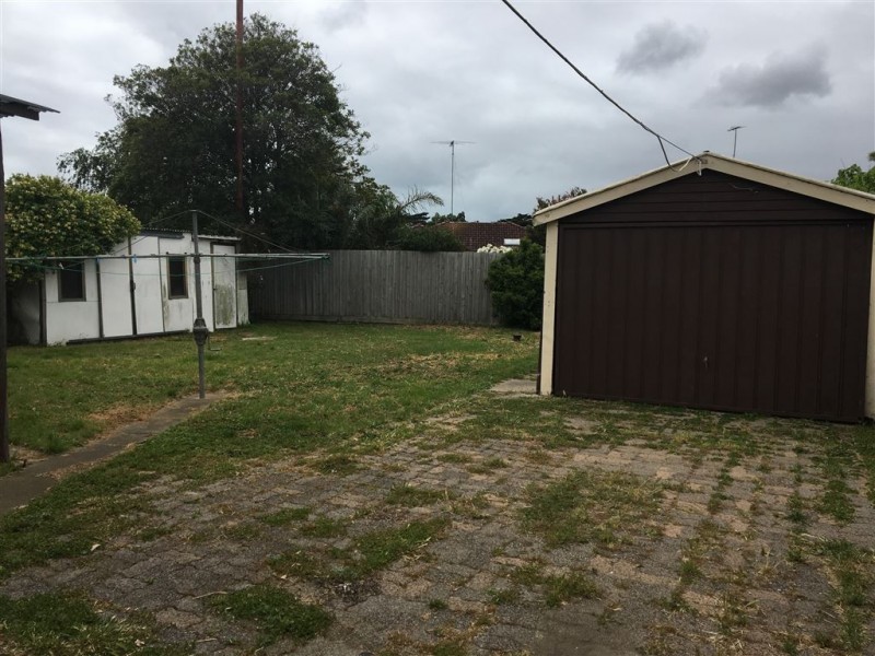 1 Hodges Court, Breakwater VIC 3219