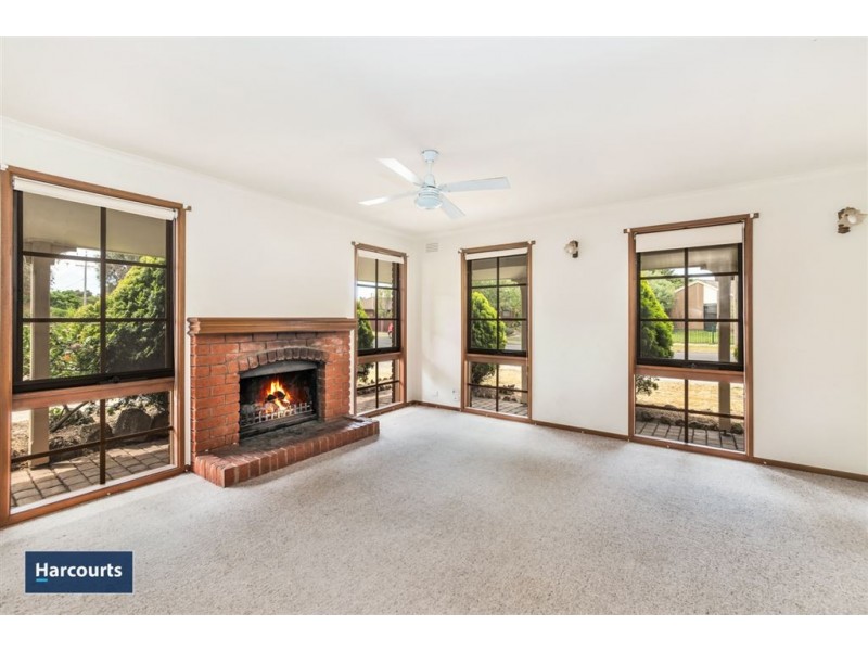 112 Solar Drive, Whittington VIC 3219