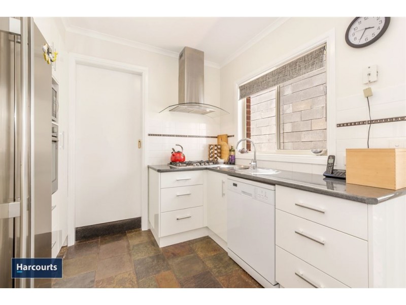 16 Pescott Street, Newtown VIC 3220