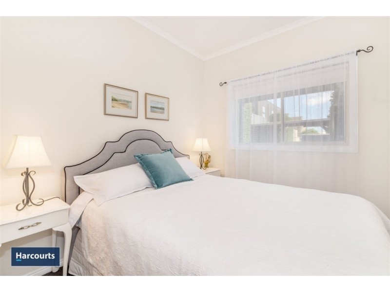 16 Pescott Street, Newtown VIC 3220