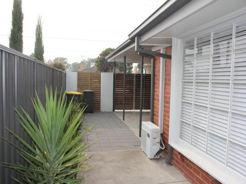 1/70 Wilsons Road, Newcomb VIC 3219