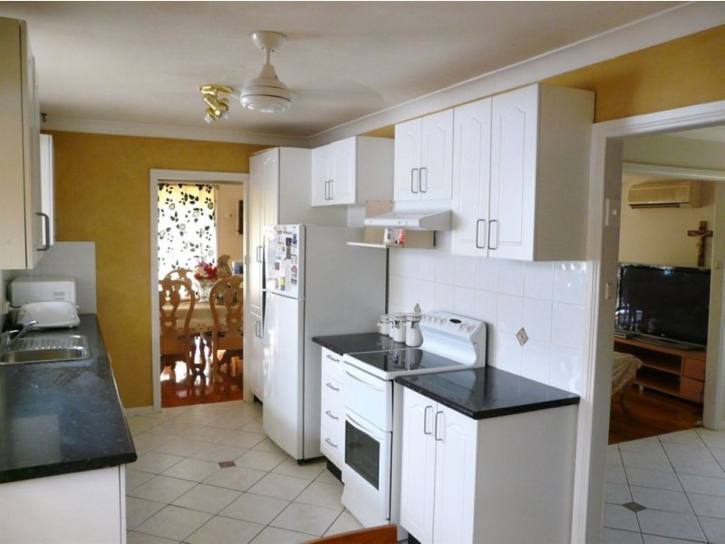 16 Hughes Avenue, Richmond NSW 2753