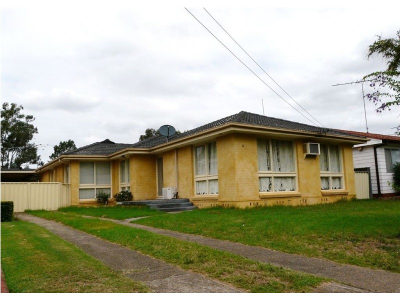 16 Hughes Avenue, Richmond NSW 2753