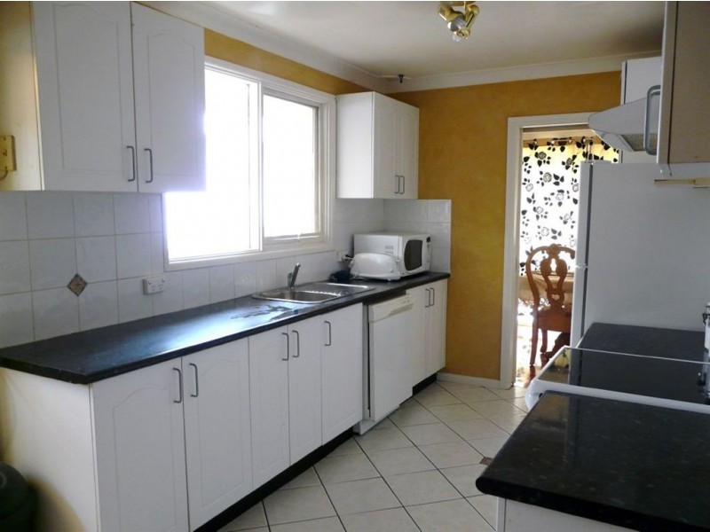 16 Hughes Avenue, Richmond NSW 2753