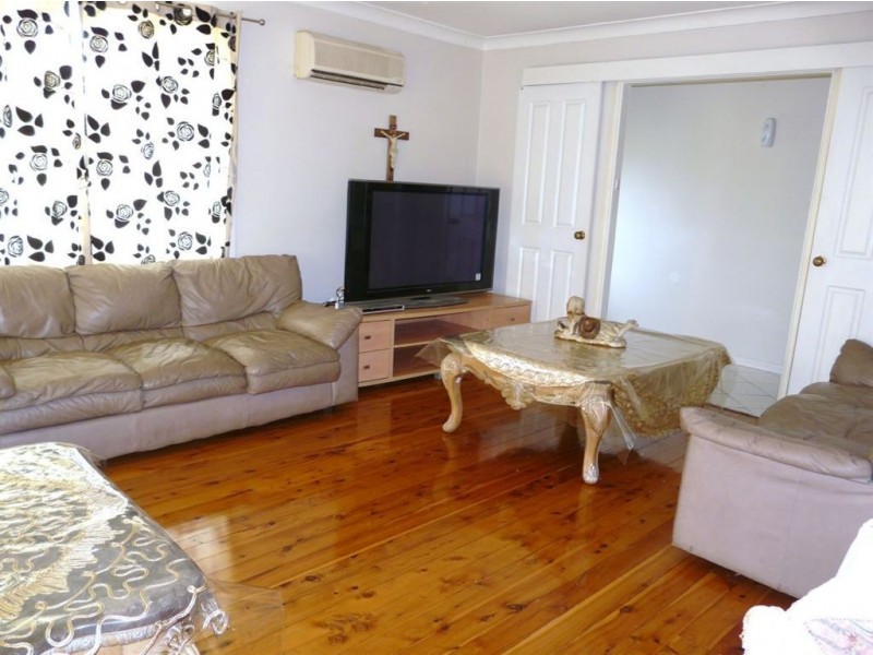 16 Hughes Avenue, Richmond NSW 2753