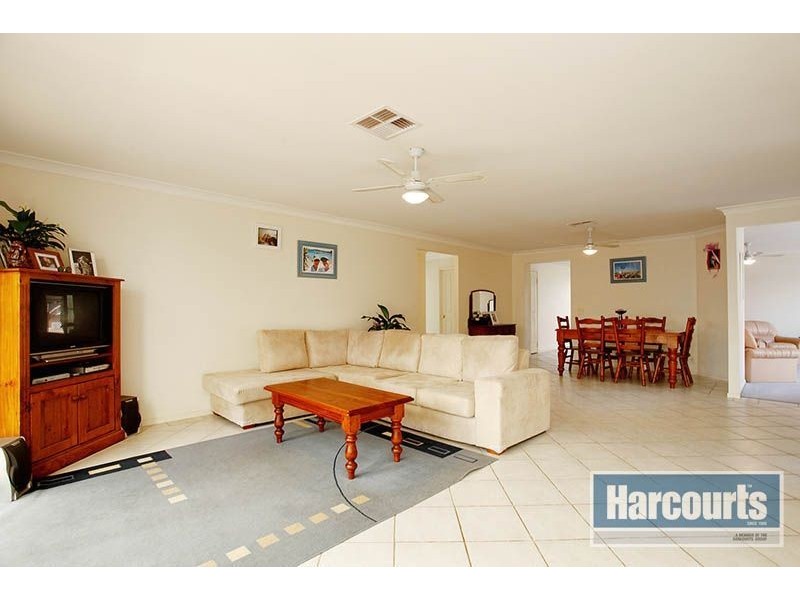 25 Apache Grove, Stanhope Gardens NSW 2768
