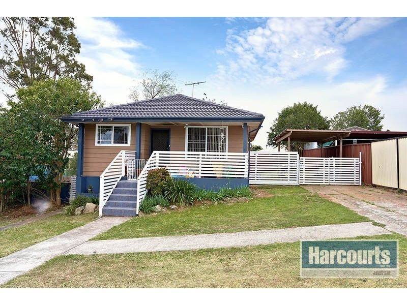 8 Mikkelsen Avenue, Tregear NSW 2770