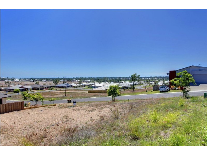 16 Harrier Court, Bushland Beach QLD 4818