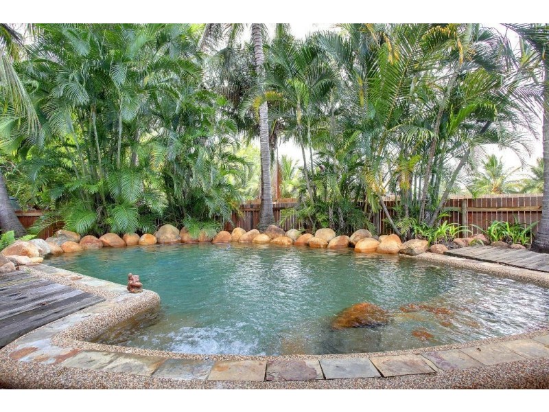 6 Linum Court, Bushland Beach QLD 4818