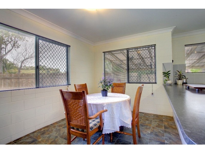 6 Linum Court, Bushland Beach QLD 4818