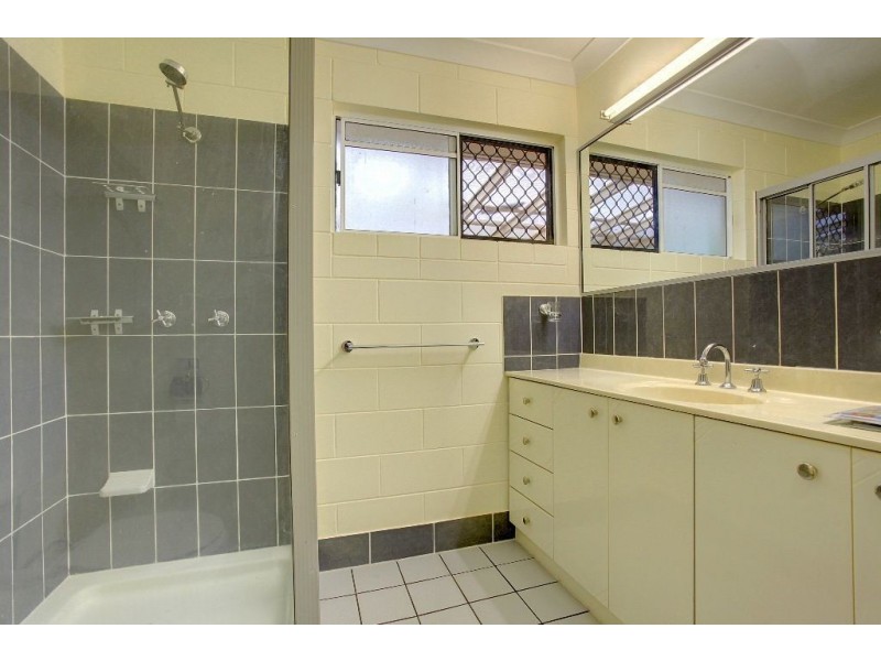 6 Linum Court, Bushland Beach QLD 4818