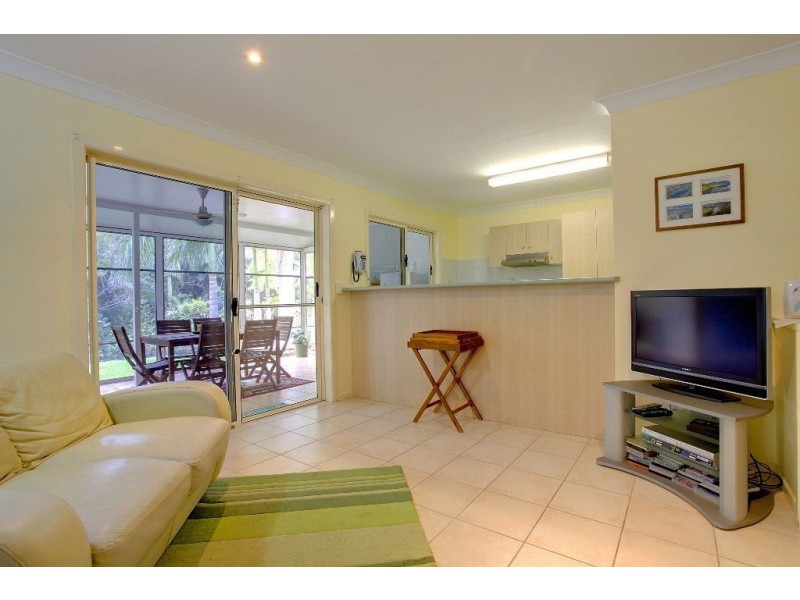 7 Almond Court, Bushland Beach QLD 4818