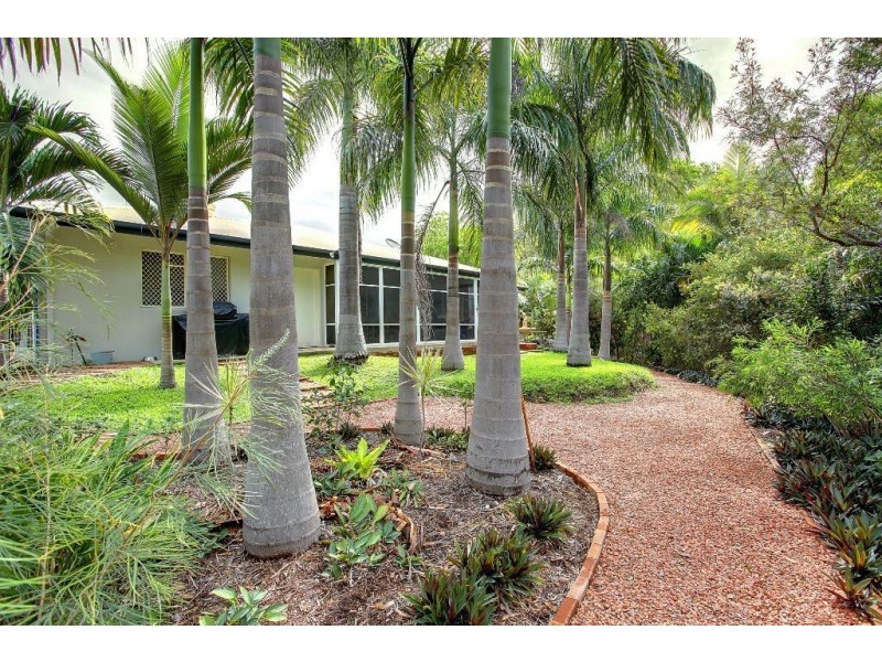 7 Almond Court, Bushland Beach QLD 4818