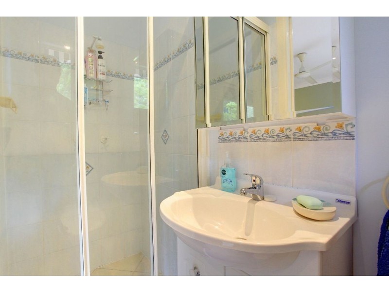 7 Almond Court, Bushland Beach QLD 4818