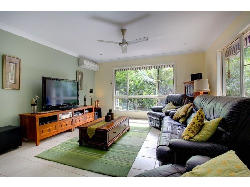 7 Almond Court, Bushland Beach QLD 4818