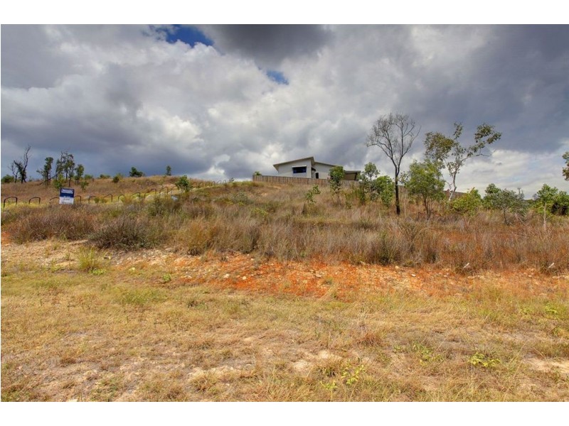76 Hillock Crescent, Bushland Beach QLD 4818